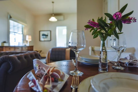 Railway Cottage In Beachport - Hotels Melbourne 5