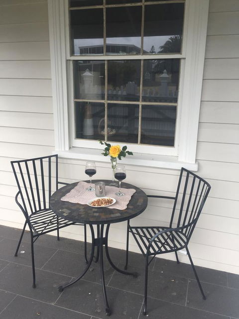 Railway Cottage In Beachport - Hotels Melbourne 21