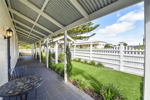 Railway Cottage In Beachport - Hotels Melbourne 6