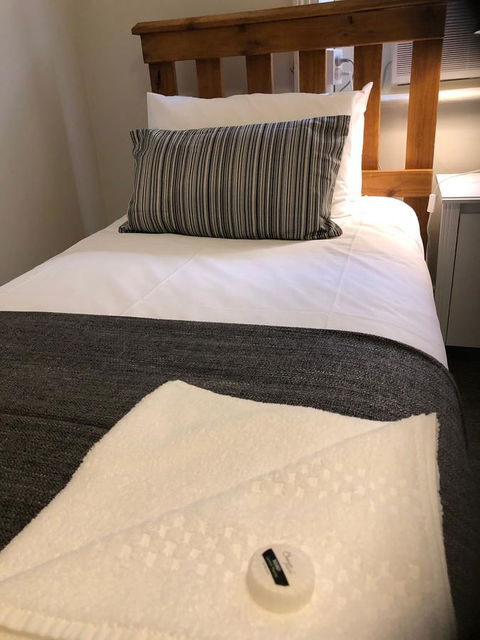 Cornwall Hotel - Hotels Melbourne 11