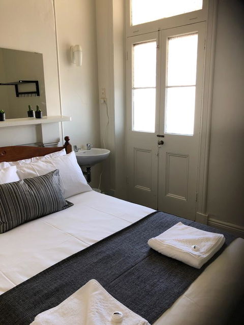 Cornwall Hotel - Hotels Melbourne 7