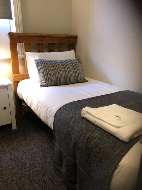 Cornwall Hotel - Hotels Melbourne 12