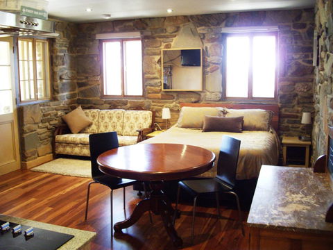 1860 Wine Country Cottages - Hotels Melbourne 10