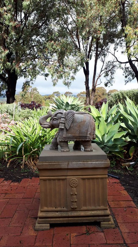 Linger Longer Vineyard - Hotels Melbourne 18