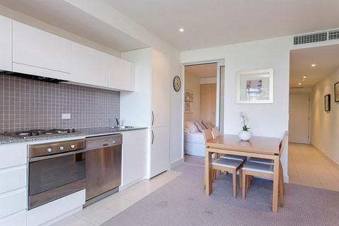 Glenelg Holiday Apartments-Pier - Hotels Melbourne 2