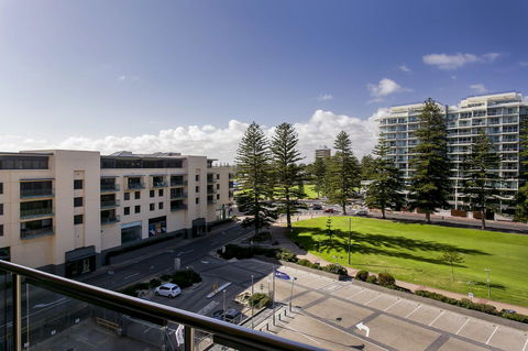Glenelg Holiday Apartments-Pier - Hotels Melbourne 7