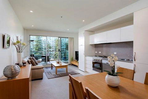Glenelg Holiday Apartments-Pier - Hotels Melbourne 1