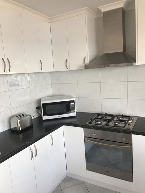 Beachside & Jetty View Apartment 6 - Captain\'s Apt - Hotels Melbourne 5