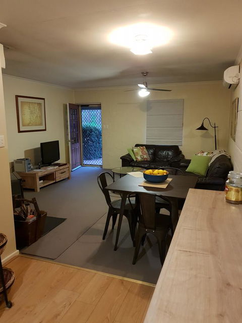 Donnybrook Cottages - Hutt River - Hotels Melbourne 3