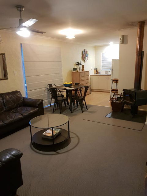 Donnybrook Cottages - Hutt River - Hotels Melbourne 5