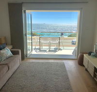 Cottesloe Beachfront Ocean View Apartment - Hotels Melbourne