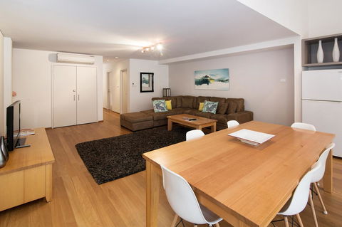 Pegasus - Hotels Melbourne 9