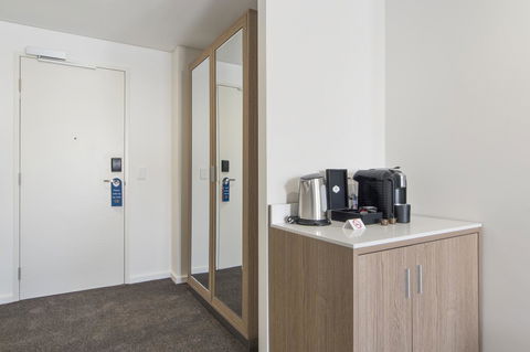 Metro Hotel Perth - Hotels Melbourne 1