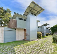 Sun Worship Eco Villas - Hotels Melbourne