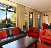 Villa Cypress located within Cypress Lakes - Hotels Melbourne