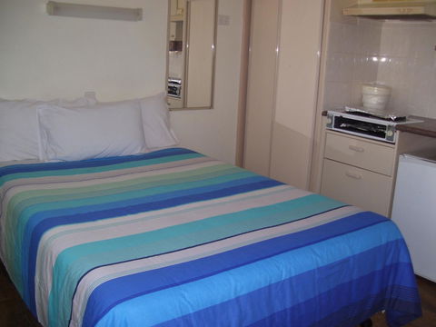 Glenwood Tourist Park & Motel - Hotels Melbourne 14