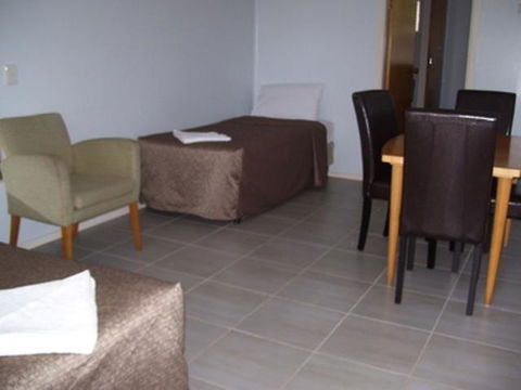 Glenwood Tourist Park & Motel - Hotels Melbourne 12