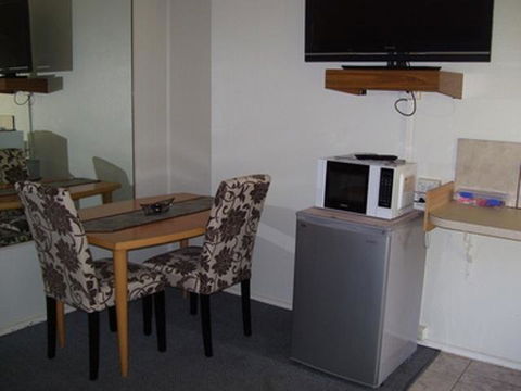 Glenwood Tourist Park & Motel - Hotels Melbourne 10