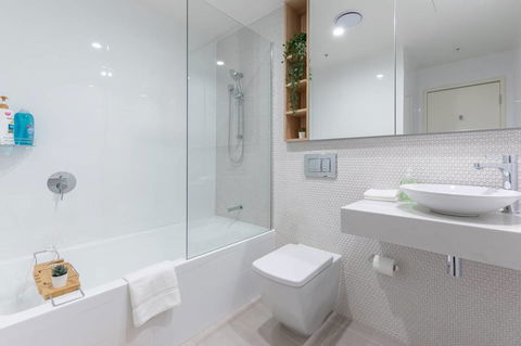 Japanese Style Waterfront Apt Wt Rooftop Pool - Hotels Melbourne 20