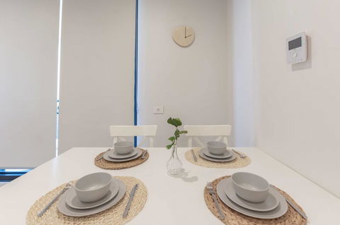 Japanese Style Waterfront Apt Wt Rooftop Pool - Hotels Melbourne 17