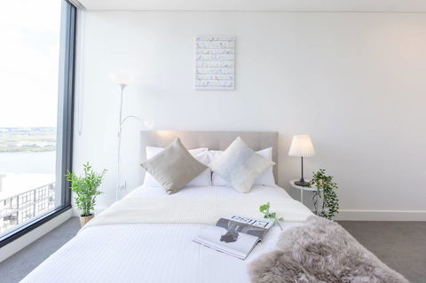 Japanese Style Waterfront Apt Wt Rooftop Pool - Hotels Melbourne 8