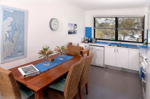 Refuge Cove On Pittwater - Hotels Melbourne 8