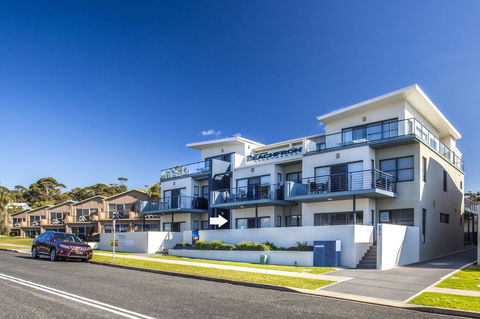 Beachfront 2 - Hotels Melbourne 4