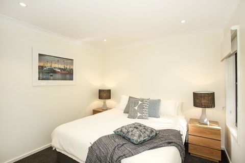 Beachfront 2 - Hotels Melbourne 17