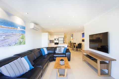 Beachfront 2 - Hotels Melbourne 9