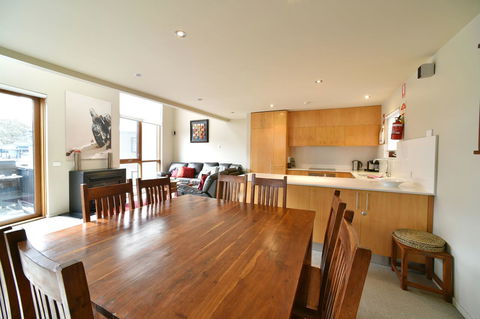 Snowstream 4 - Hotels Melbourne 9