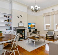 Oversized 2 Bedroom Manly Beach House - Hotels Melbourne