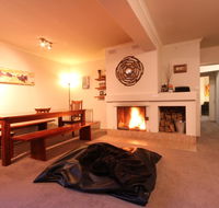 Full Circle Apartments - Hotels Melbourne