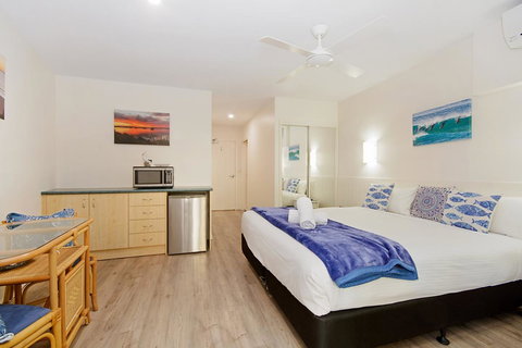 The Cove Yamba - Hotels Melbourne 1