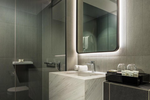 West Hotel Sydney, Curio Collection By Hilton - Hotels Melbourne 4