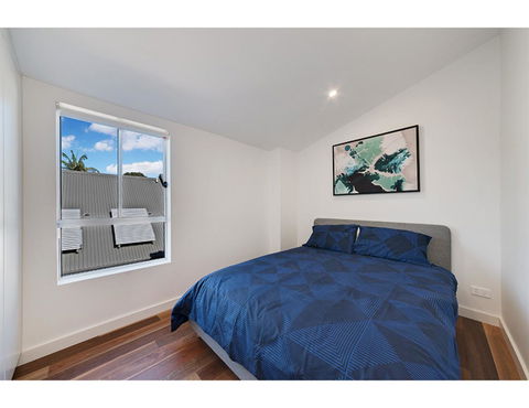 Walk To The City From This Renovated Heritage Gem - Hotels Melbourne 5