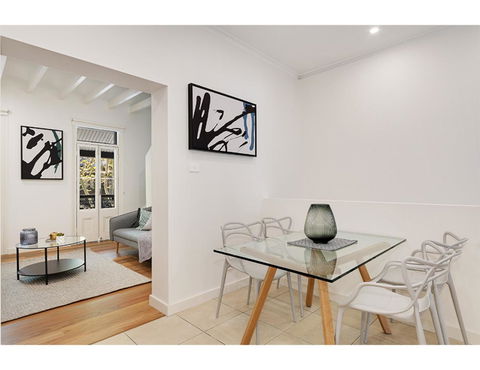Walk To The City From This Renovated Heritage Gem - Hotels Melbourne 3
