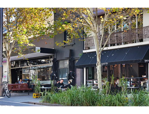 Walk To The City From This Renovated Heritage Gem - Hotels Melbourne 10
