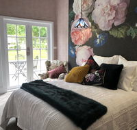 Chanticleer Gardens - Hotels Melbourne