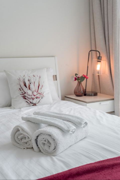 Sydney CBD Modern 2 Bedroom Apartment + Free Car Parking - Hotels Melbourne 10