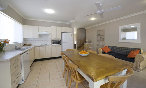 Marty's @ Little Beach - Hotels Melbourne 10