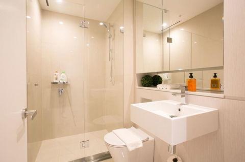 Newly Settled Three Bedrooms Apartment In CBD - Hotels Melbourne 3