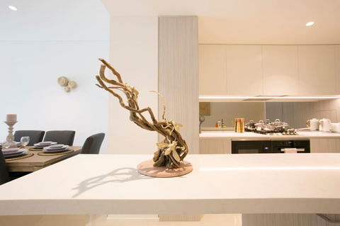 Newly Settled Three Bedrooms Apartment In CBD - Hotels Melbourne 2