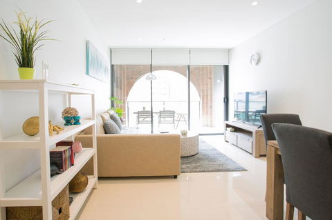 Newly Settled Three Bedrooms Apartment In CBD - Hotels Melbourne 0