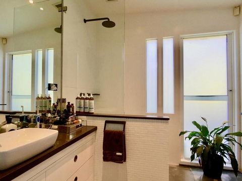 3 Storey Home Close Walk To Fox Studios SCG & City - Hotels Melbourne 11