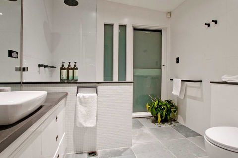 3 Storey Home Close Walk To Fox Studios SCG & City - Hotels Melbourne 16