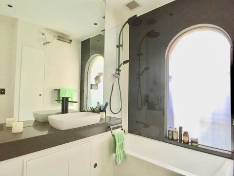 3 Storey Home Close Walk To Fox Studios SCG & City - Hotels Melbourne 5
