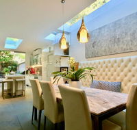 3 Storey Home Close Walk to Fox Studios SCG  City - Hotels Melbourne