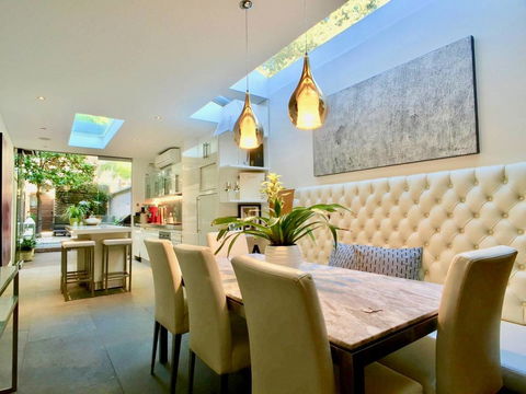 3 Storey Home Close Walk To Fox Studios SCG & City - Hotels Melbourne 0