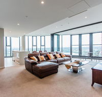 180 water view three bedroom wooden furniture - Hotels Melbourne