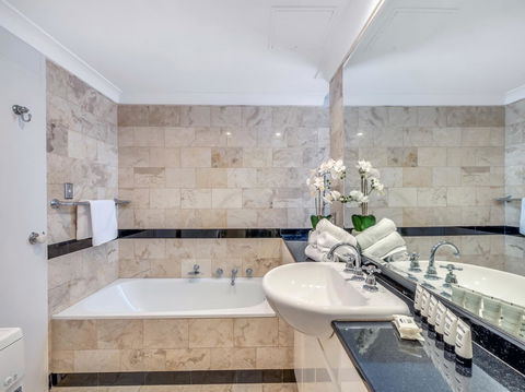 Panoramic Harbour Views And Unbeatable Comfort - Hotels Melbourne 4